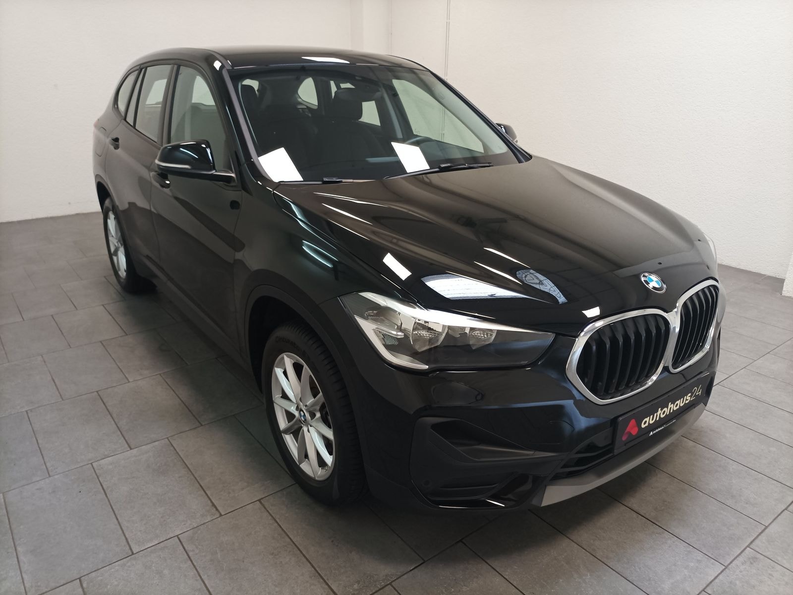 BMW X1 SUV / Crossover / Geländewagen BMW X1 sDrive18i Advantage Sports Utility Vehicle #1