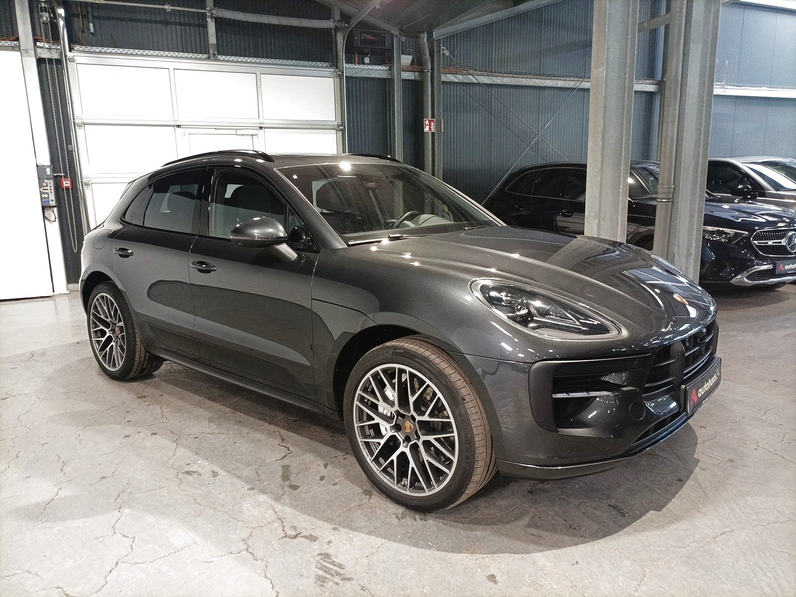 Porsche Macan SUV / Crossover / Geländewagen PORSCHE Macan GTS Sports Utility Vehicle #1