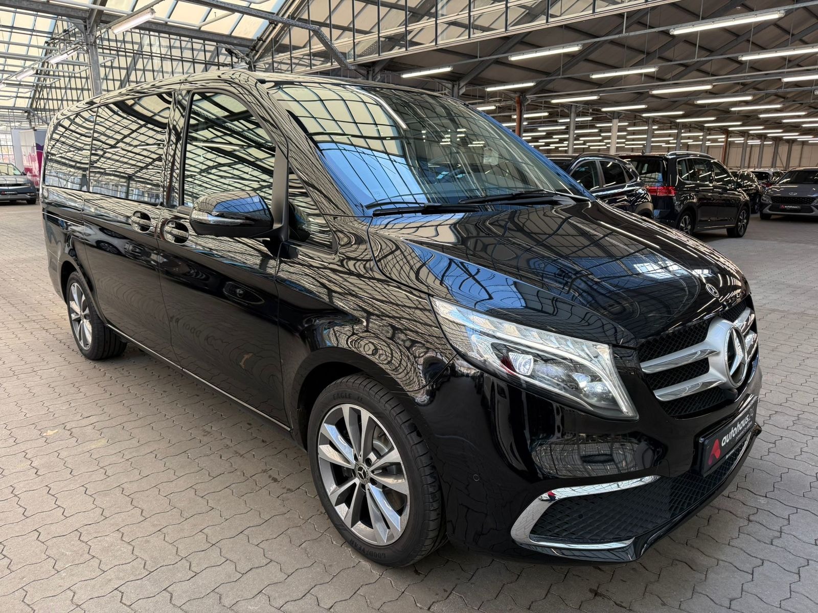 Mercedes-Benz V-Klasse Kleinbus / Van MERCEDES V-Klasse V 300 d Aut. AVANTG. ED. lang Van #1