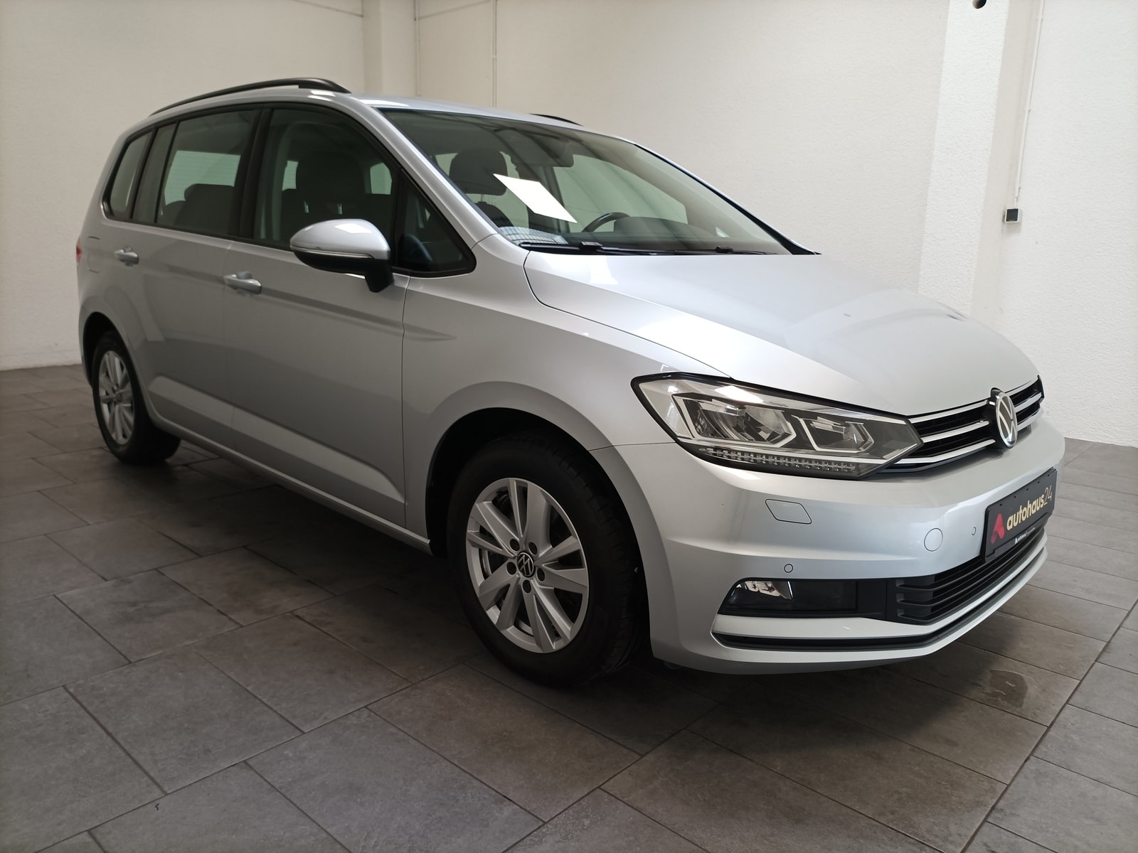 Volkswagen Touran Kleinbus / Van VOLKSWAGEN Touran 2.0 TDI SCR DSG Comfortline Kompaktvan #1