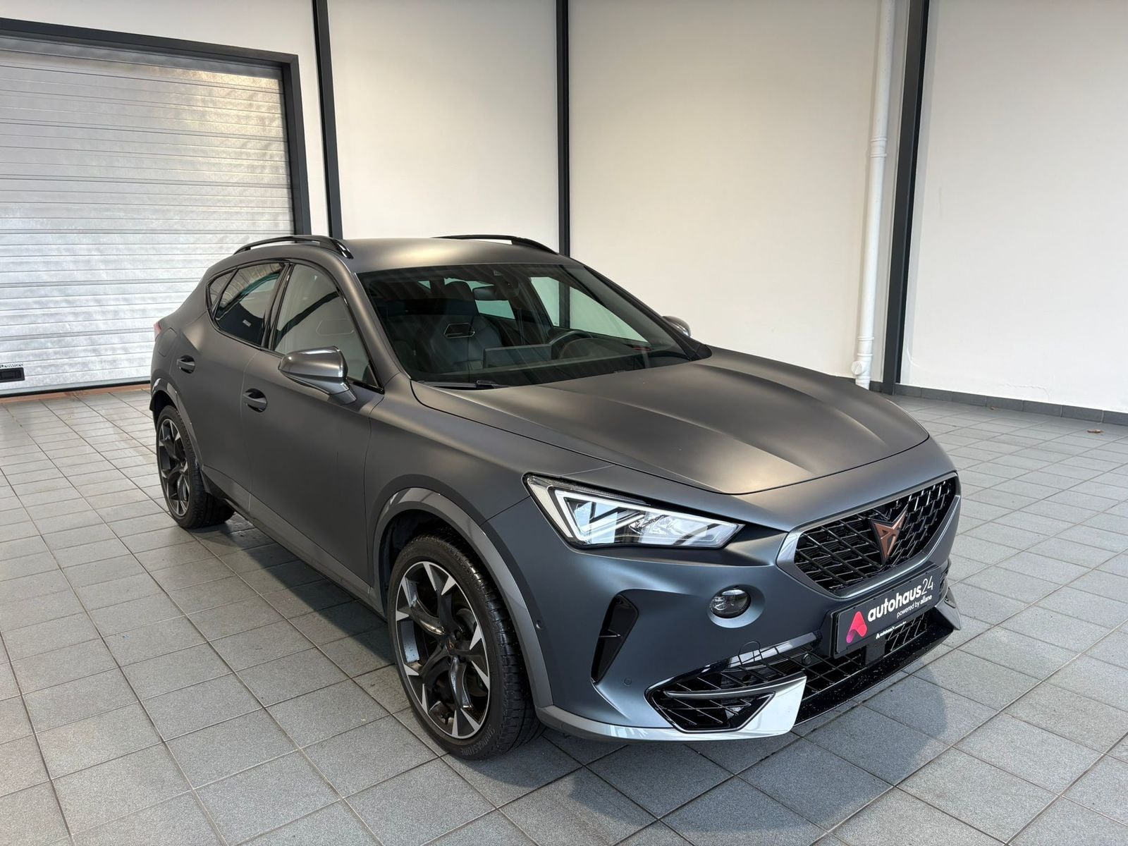 CUPRA Formentor SUV / Crossover / Geländewagen CUPRA Formentor 2.0 TSI 228kW VZ 4Drive DSG Sports Utility Vehicle #1