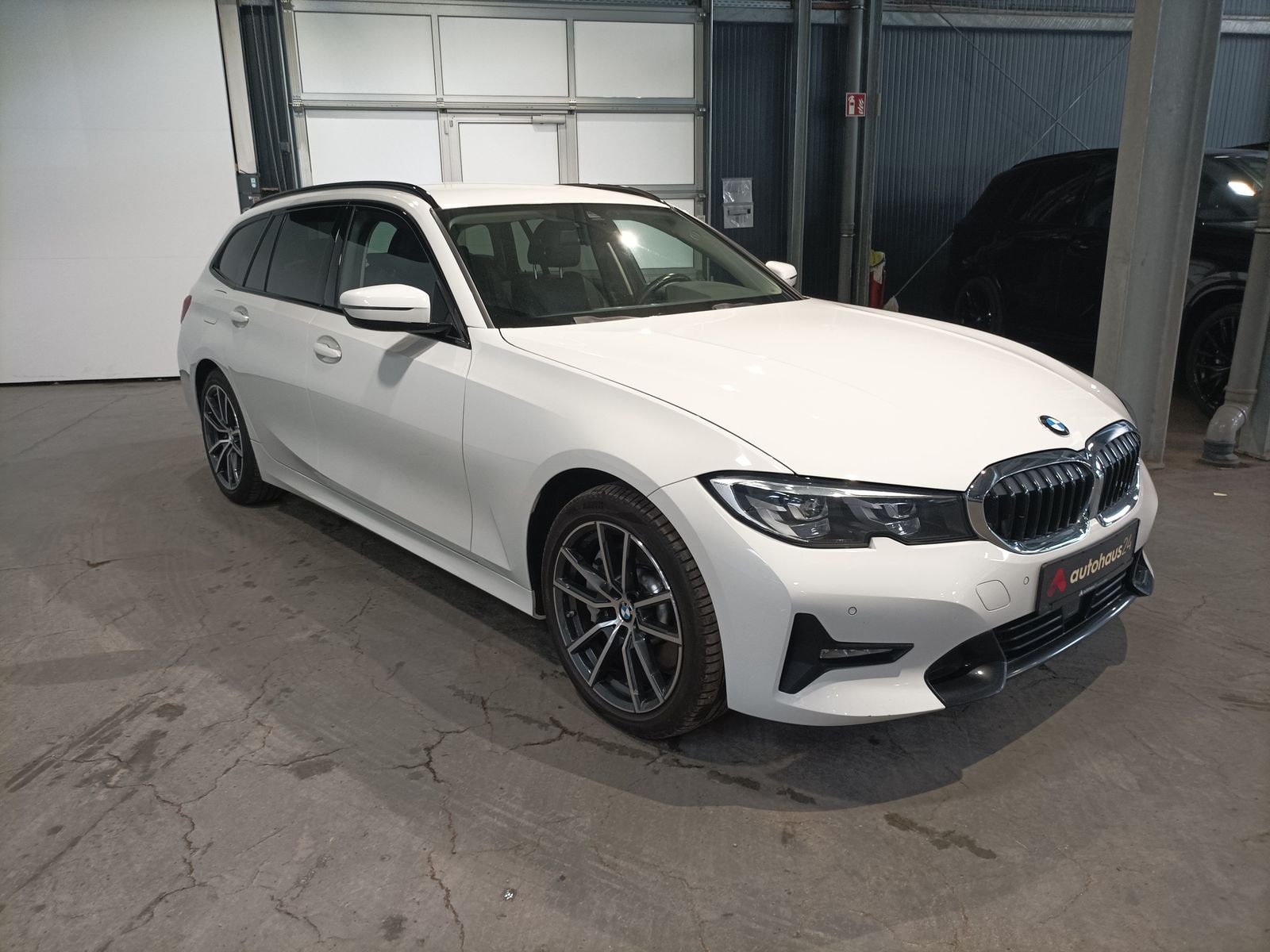 BMW 3er-Reihe Kombi BMW 3er-Reihe 330e xDrive Touring Sport Line Automatic Kombi #1