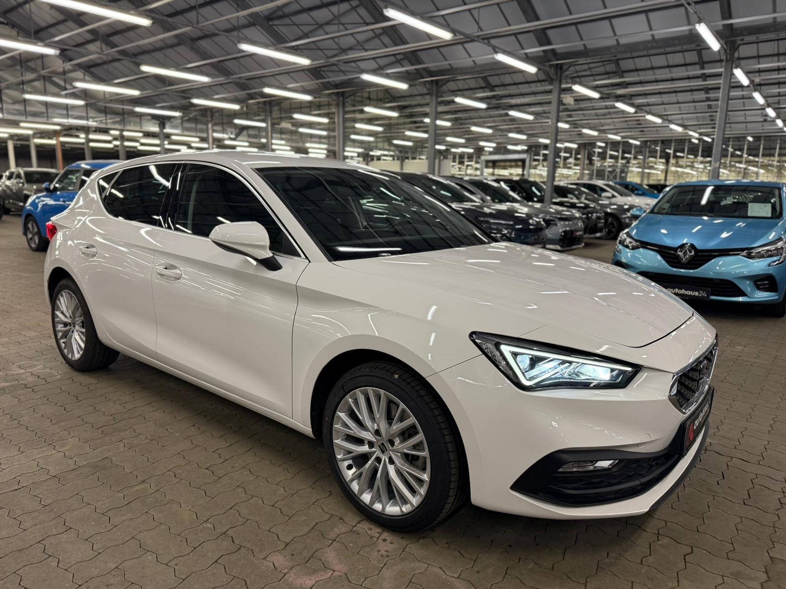 SEAT Leon Limousine SEAT Leon 1.4 e-HYBRID Xcellence DSG Schräghecklimousine #1