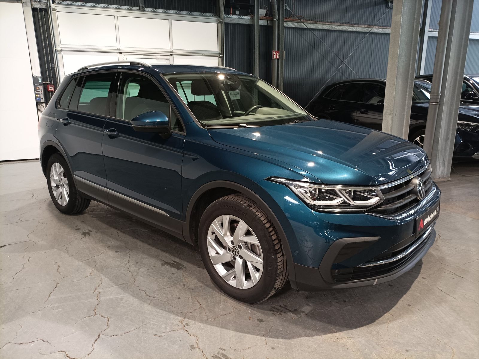 Volkswagen Tiguan SUV / Crossover / Geländewagen VOLKSWAGEN Tiguan 2.0 TSI OPF 140kW DSG 4MOTION Life Sports Utility Vehicle #1