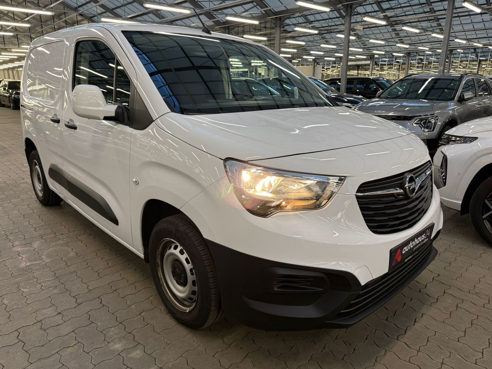 Opel Combo Transporter OPEL Combo Cargo 1.5 Diesel 56kW Edition Kasten-Lieferwagen #1