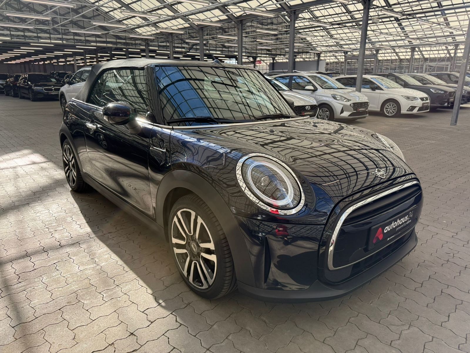 MINI Cabrio Cabrio / Roadster MINI MINI Cooper Cabrio Classic Trim Cabriolet #1