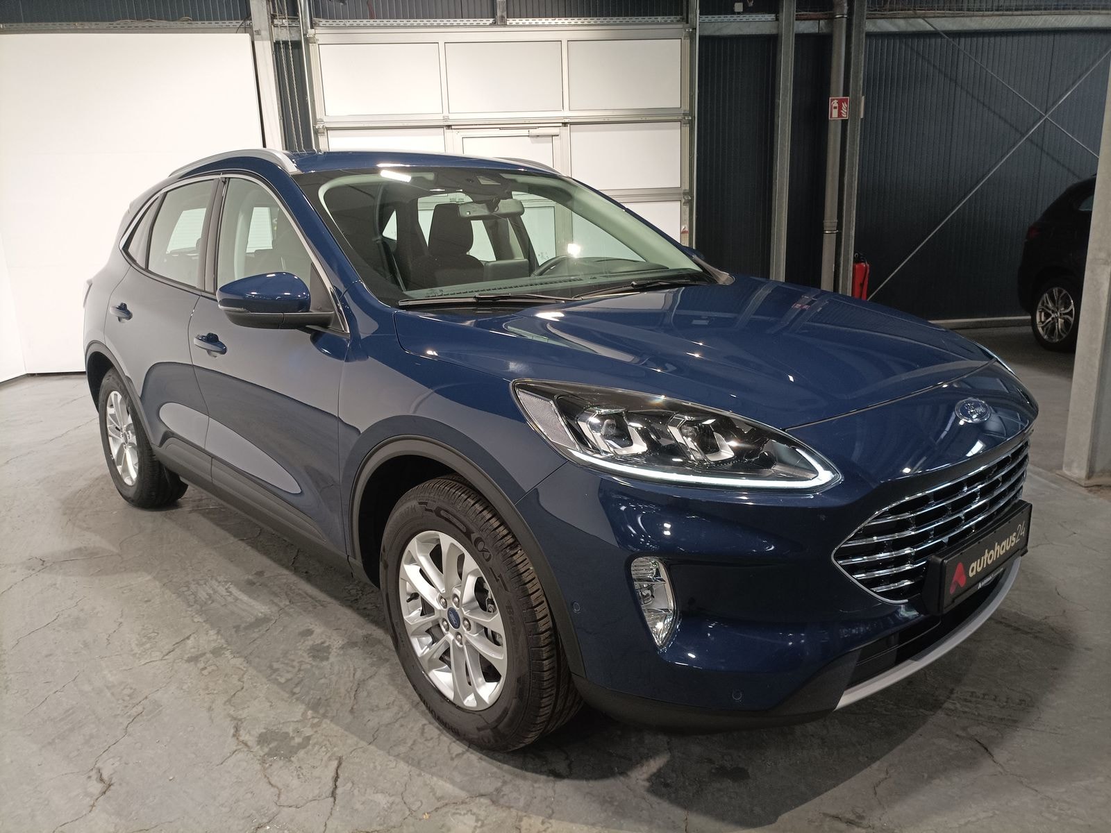 Ford Kuga SUV / Crossover / Geländewagen FORD Kuga 2.5 Duratec PHEV Titanium Sports Utility Vehicle #1