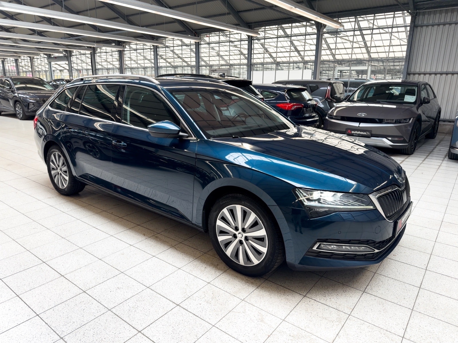 ŠKODA Superb Kombi SKODA Superb 2.0 TDI SCR 147kW DSG STYLE COMBI Kombi #1
