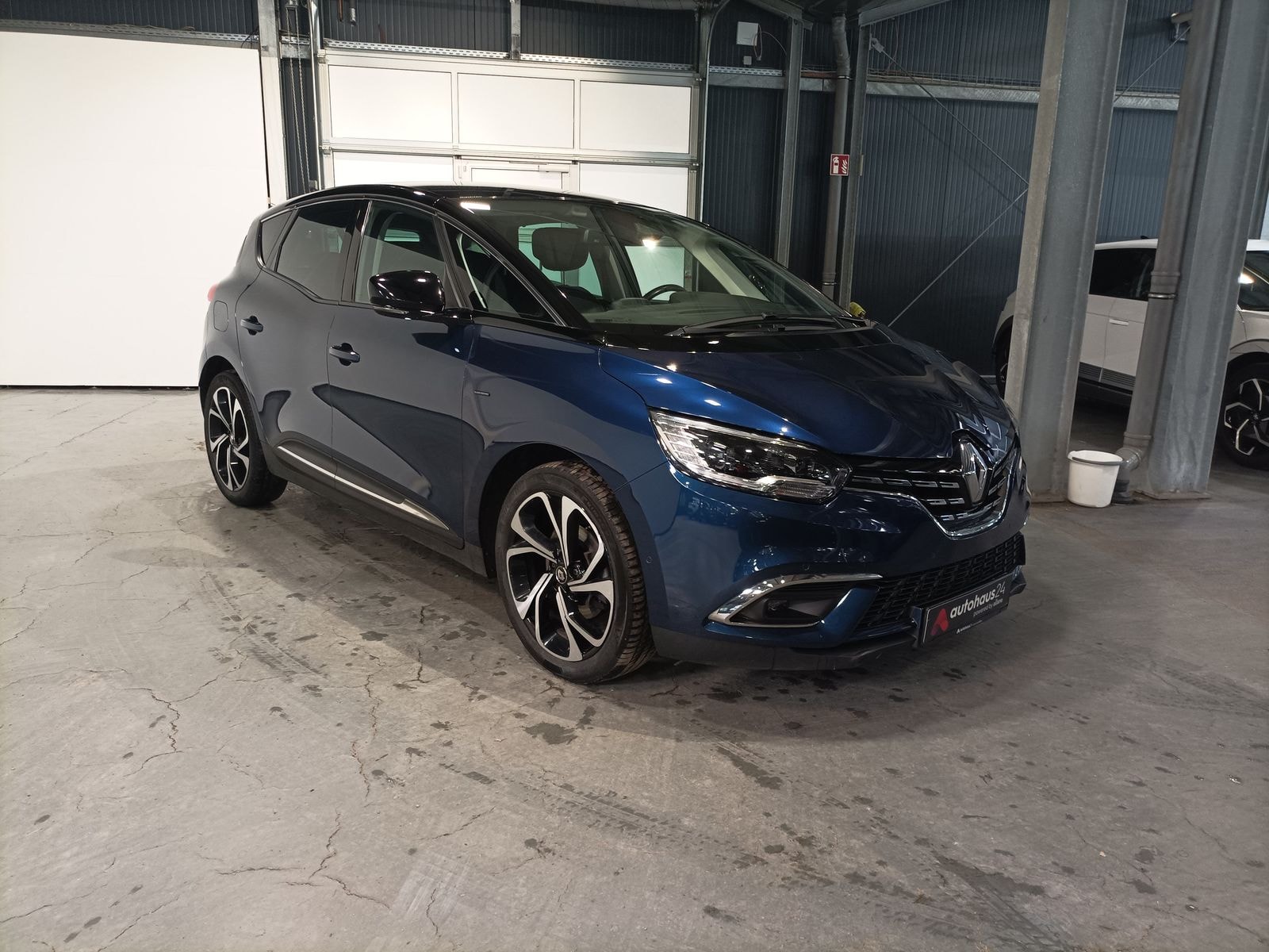 Renault Scénic Kleinbus / Van RENAULT Scénic TCe 160 EDC GPF Black Edition Kompaktvan #1