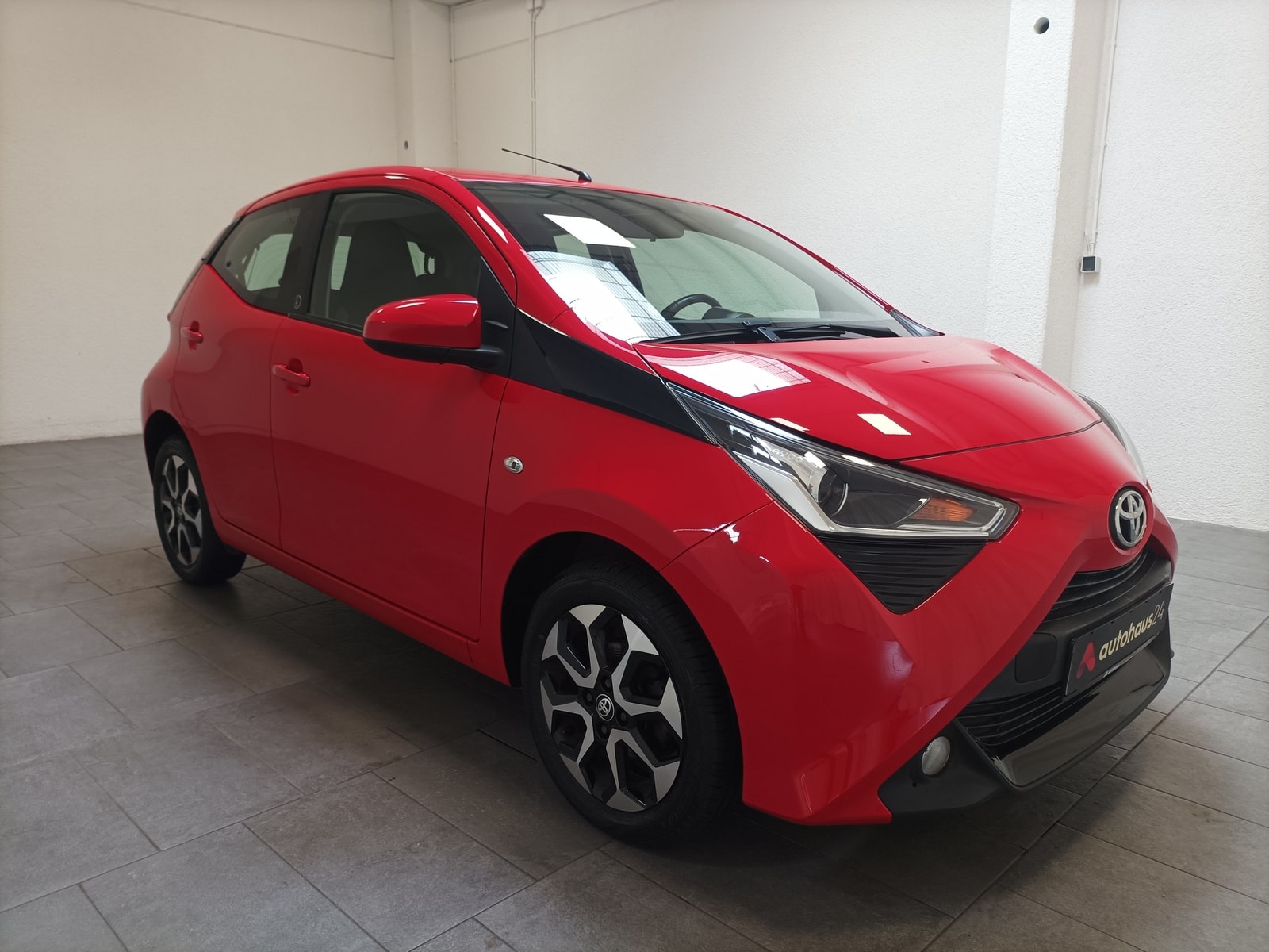 Toyota AYGO Limousine TOYOTA AYGO 1,0-l-VVT-i Team Deutschland Kleinstwagen #1