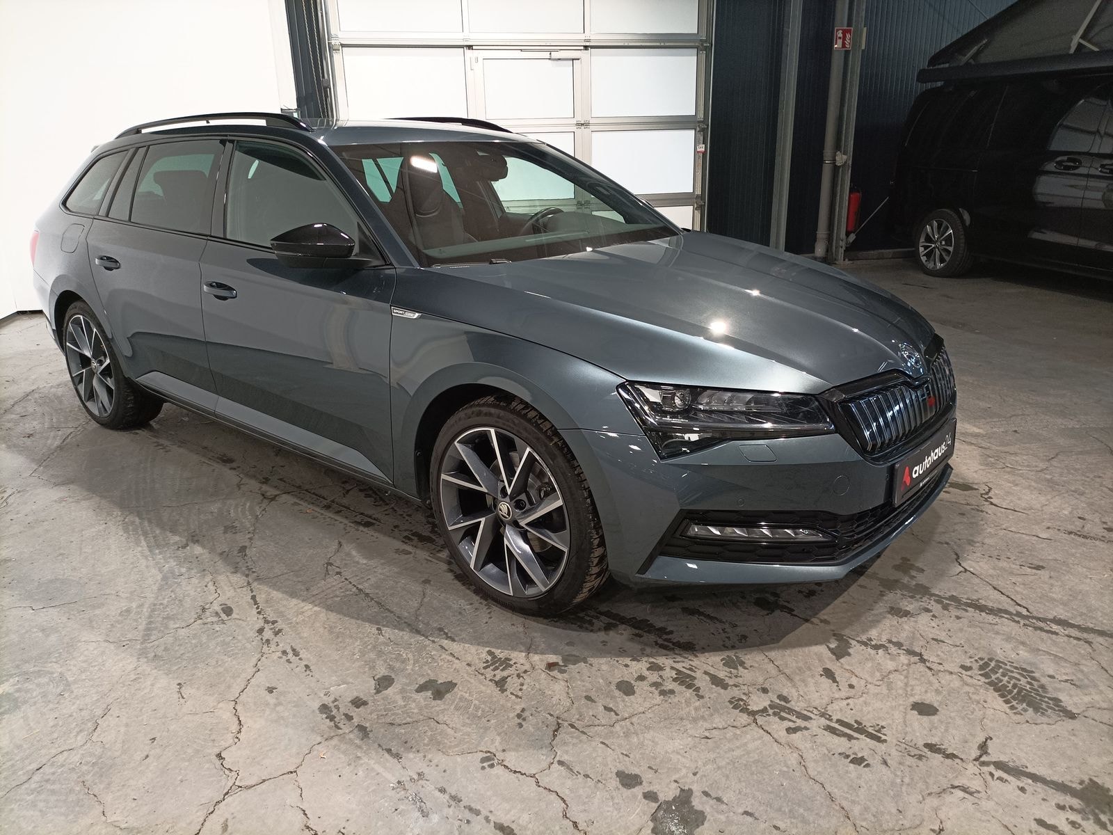 ŠKODA Superb Kombi SKODA Superb 1.4 TSI iV DSG SPORTLINE COMBI Kombi #1