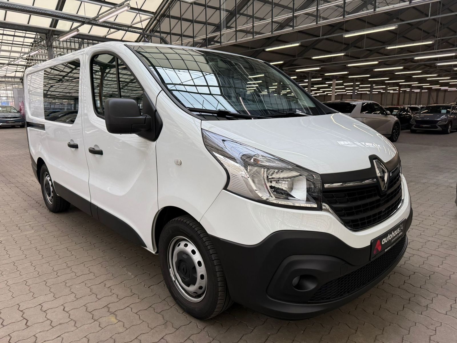 Renault Trafic Transporter RENAULT Trafic L1H1 2.0 ENERGY dCi 145 3,0t Komfort Kastenwagen #1