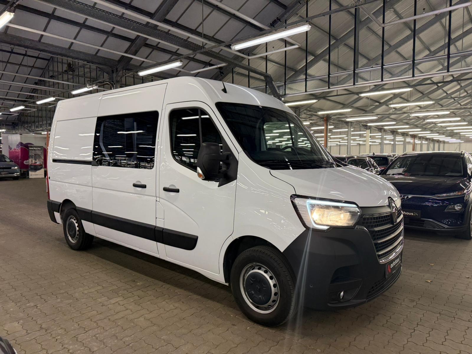 Renault Master Transporter RENAULT Master 2.3 dCi 150 3,5t L2H2 Front Basis Kastenwagen #1