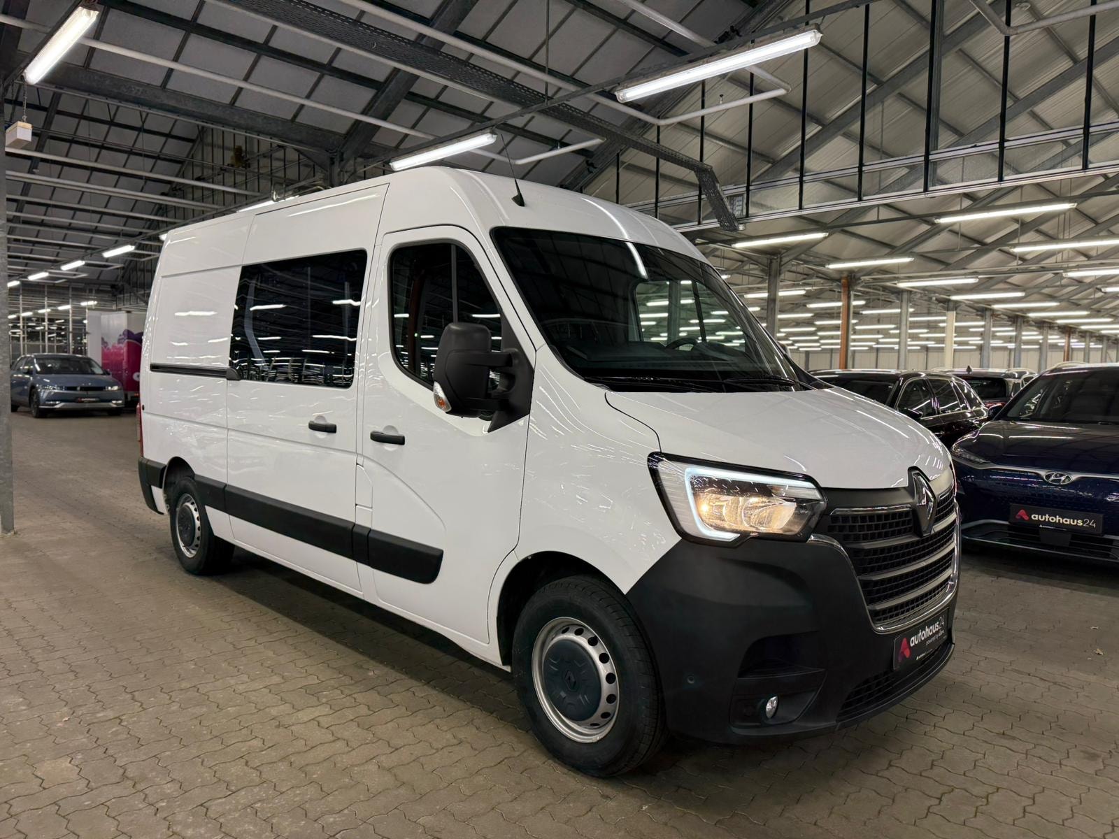 Renault Master Transporter RENAULT Master 2.3 dCi 150 3,5t L2H2 Front Basis Kastenwagen #1