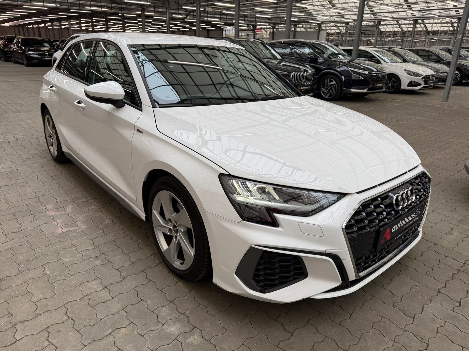 Audi A3 Limousine AUDI A3 35 TFSI S line Sportback Sportback #1