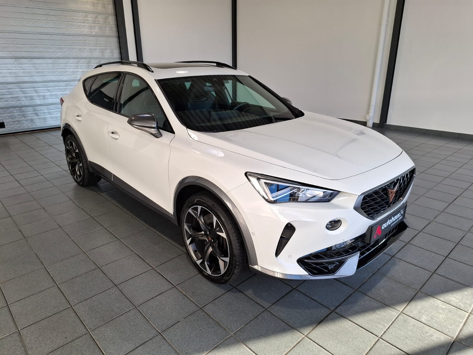 CUPRA Formentor SUV / Crossover / Geländewagen CUPRA Formentor 2.0 TSI 228kW VZ 4Drive DSG Sports Utility Vehicle #1