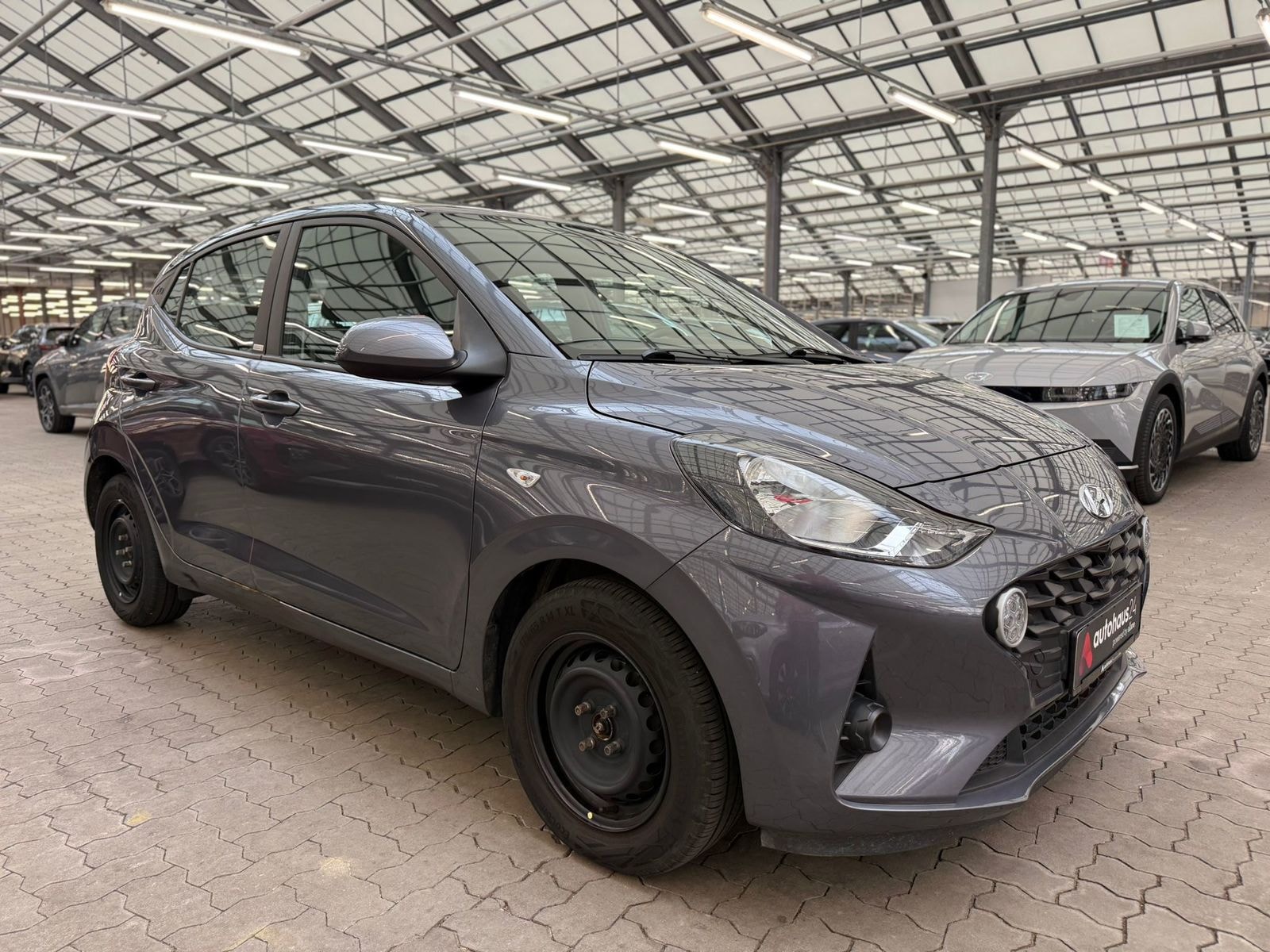 Hyundai i10 Schräghecklimousine HYUNDAI i10 1.0 Select Schräghecklimousine #1