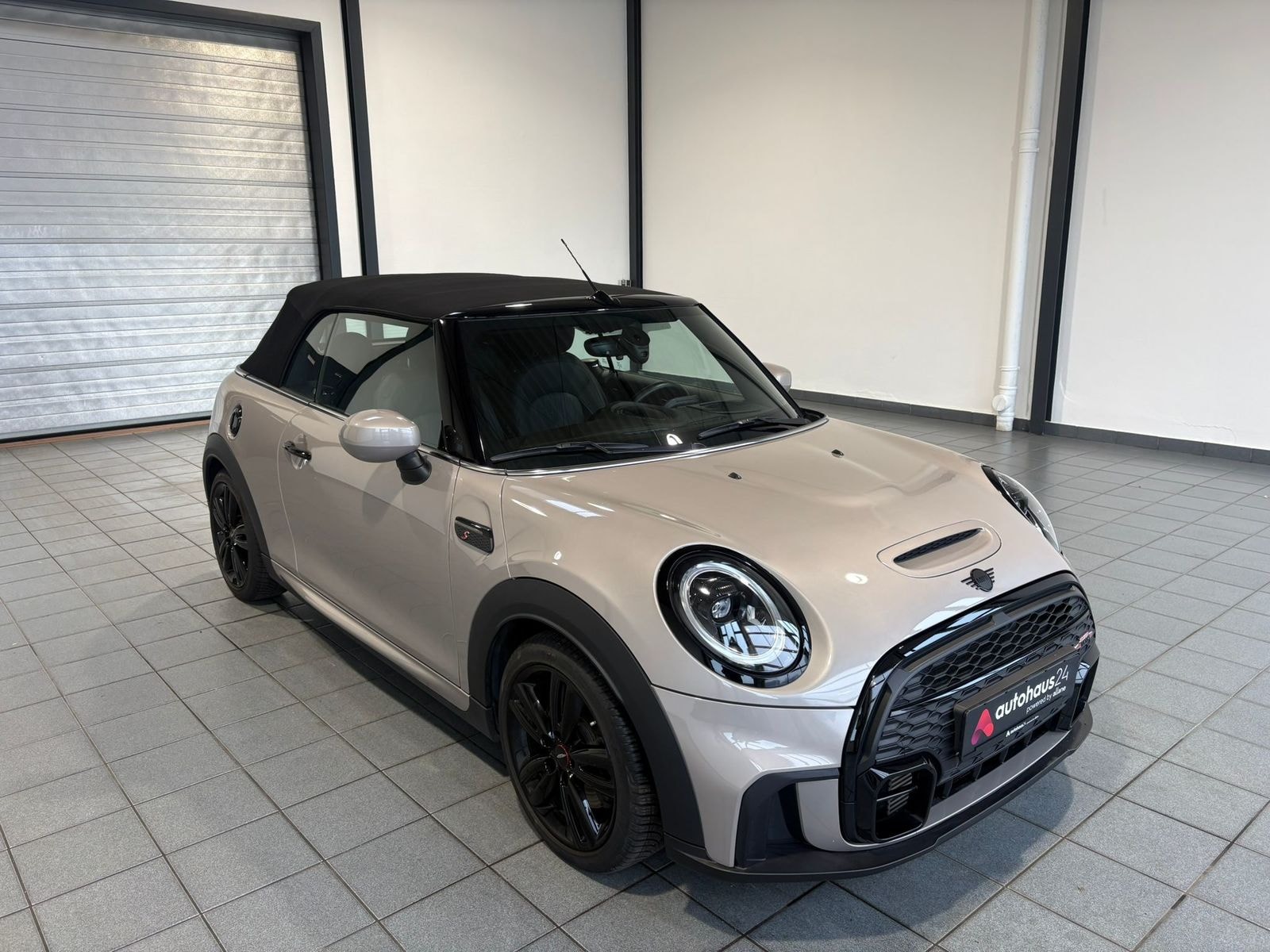 MINI Cabrio Cabrio / Roadster MINI MINI Cooper S Cabrio John Cooper Works Trim Cabriolet #1