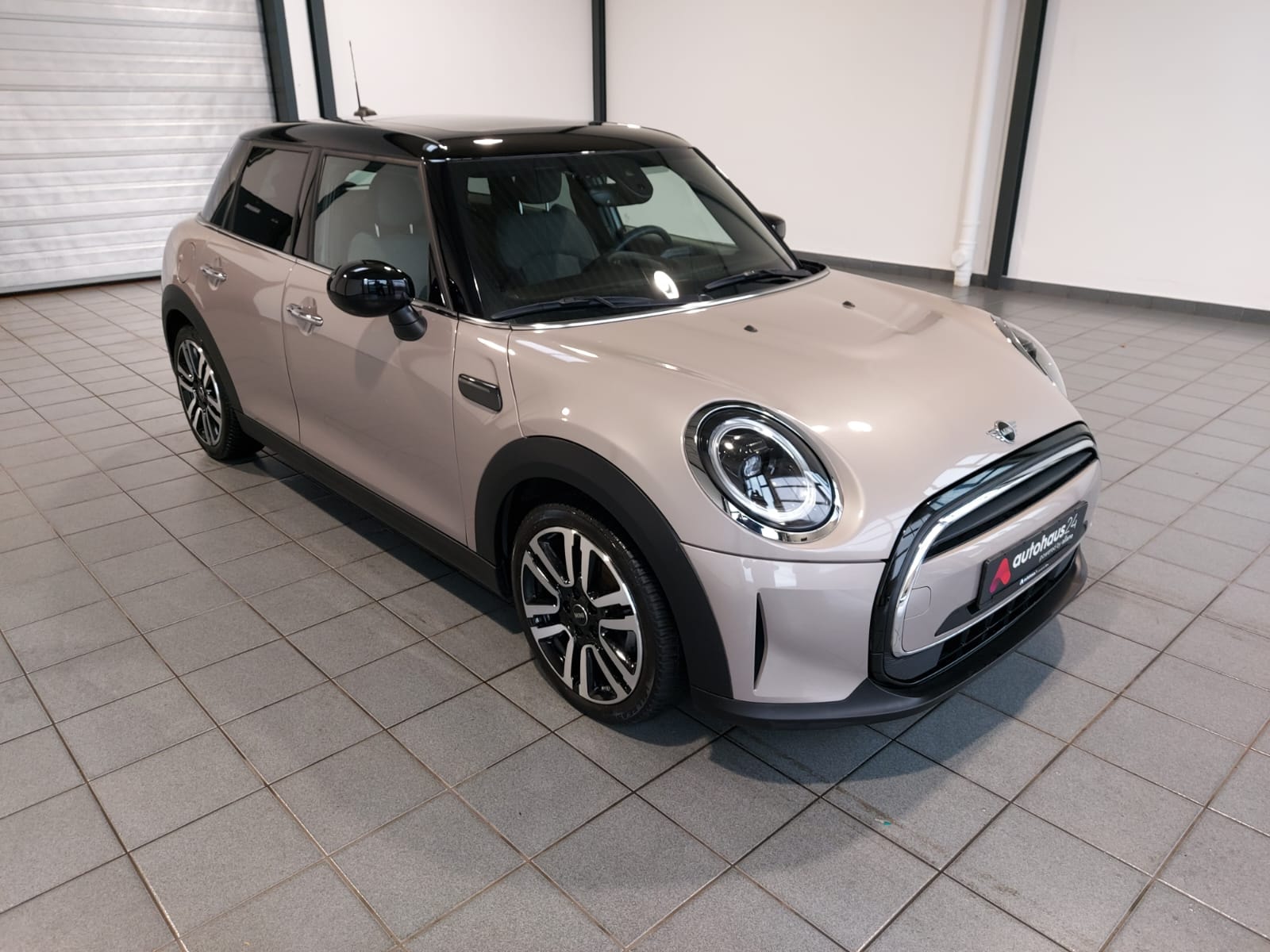 MINI 5-Türer Limousine MINI MINI Cooper Classic Trim Schräghecklimousine #1