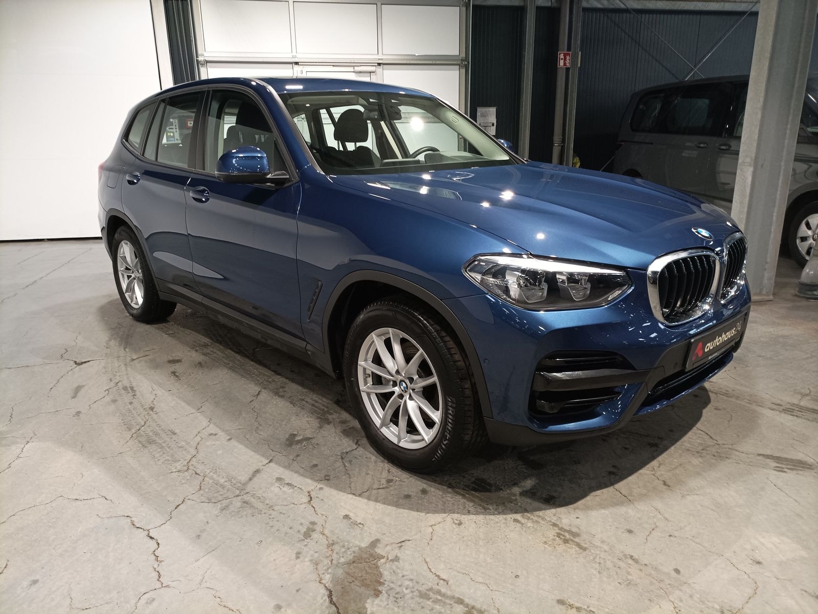 BMW X3 SUV / Crossover / Geländewagen BMW X3 xDrive20i ADVANTAGE AT Sports Utility Vehicle #1