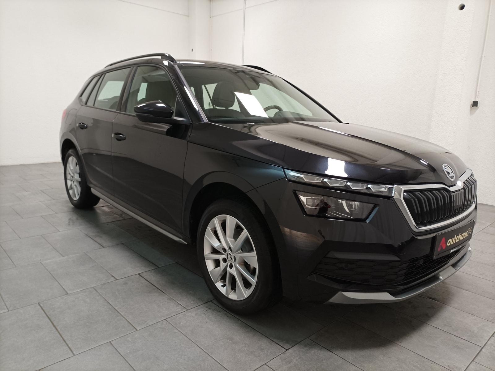 ŠKODA Kamiq SUV / Crossover / Geländewagen SKODA Kamiq 1.0 TSI DSG 81kW Style Sports Utility Vehicle #1