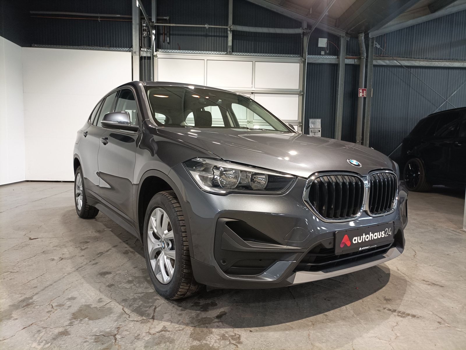 BMW X1 SUV / Crossover / Geländewagen BMW X1 sDrive18d Sports Utility Vehicle #1