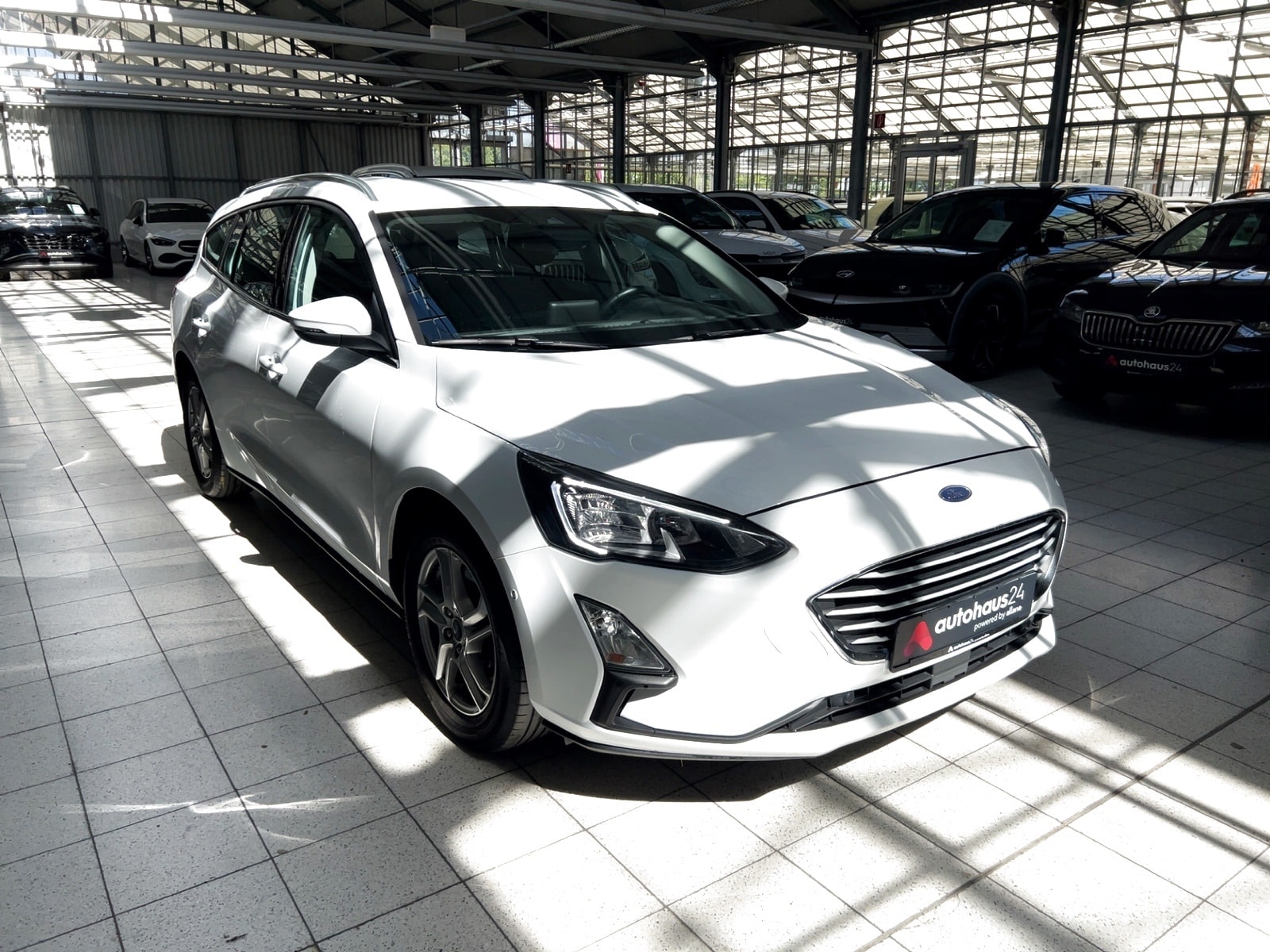 Ford Focus Kombi FORD Focus 1,0 EcoBoost 74kW Cool & Connect Turnier Kombi #1