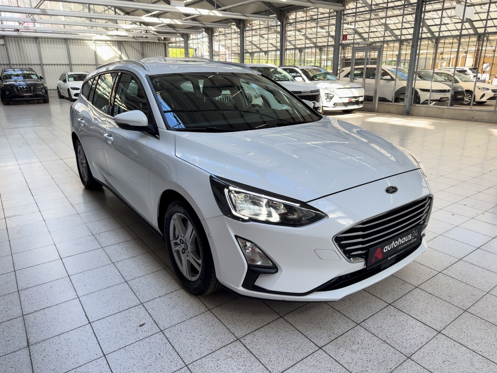 Ford Focus Kombi FORD Focus 1,0 EcoBoost 74kW Cool & Connect Turnier Kombi #1