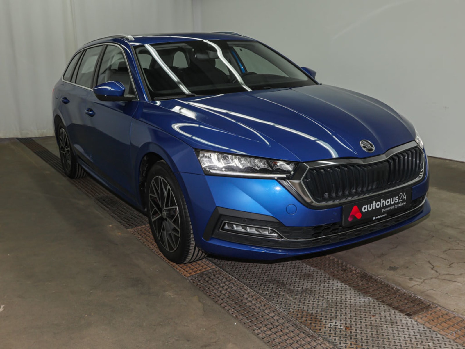 ŠKODA Octavia Kombi SKODA Octavia 2.0 TDI 110kW DSG STYLE COMBI Kombi #1