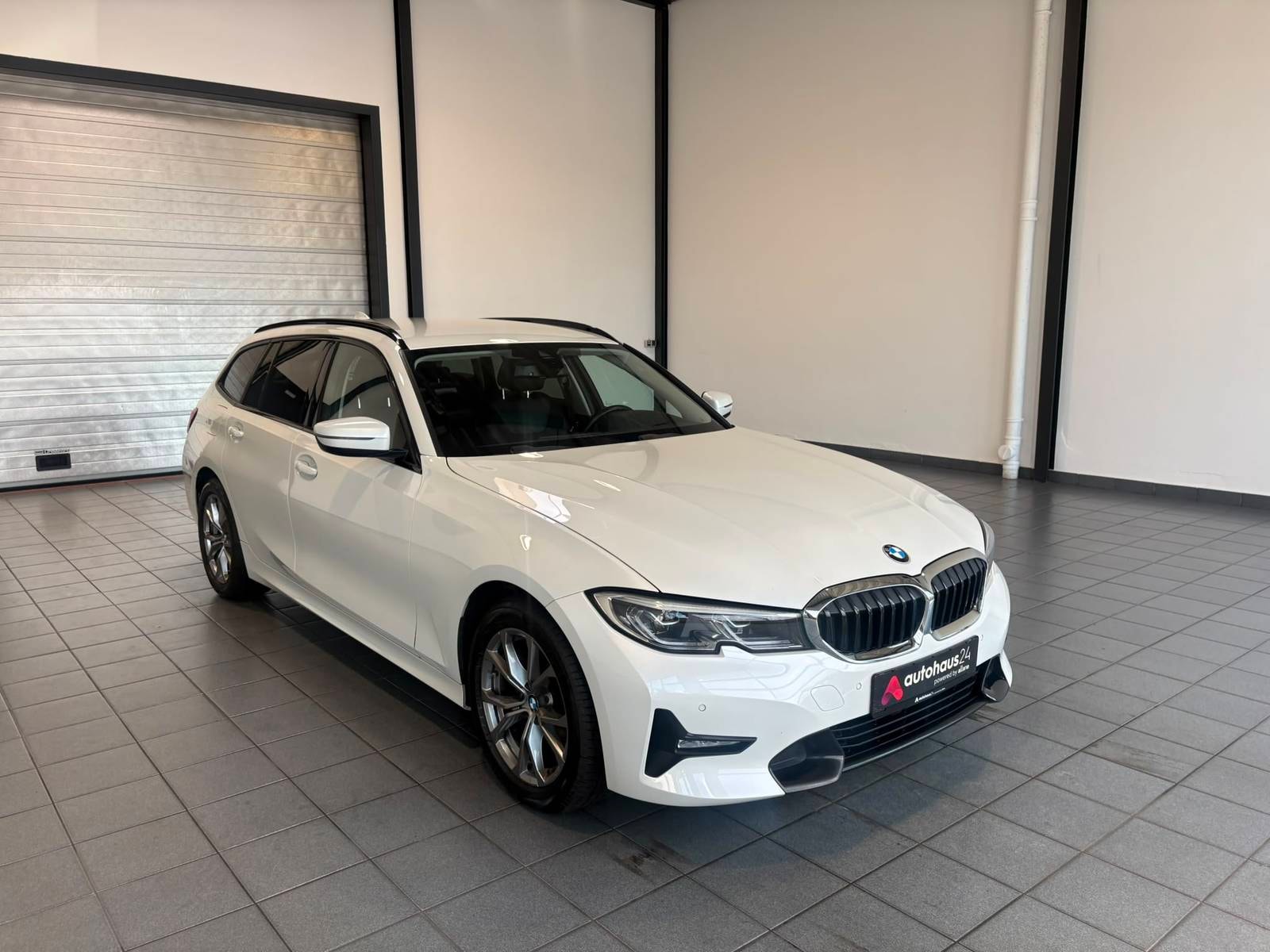 BMW 3er-Reihe Kombi BMW 3er-Reihe 318d Touring Sport Line Kombi #1