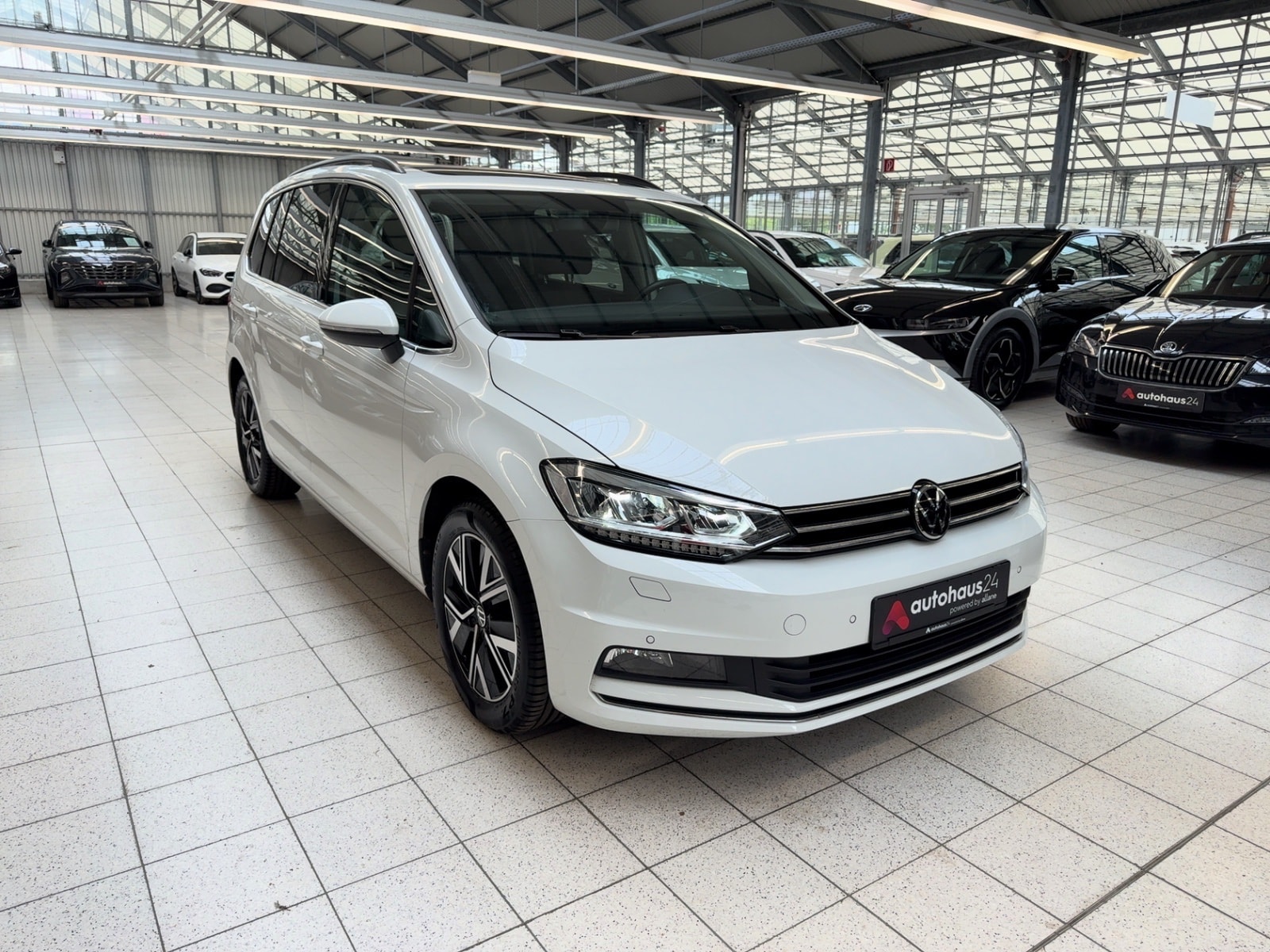 Volkswagen Touran Kleinbus / Van VOLKSWAGEN Touran 1.5 TSI OPF Highline Kompaktvan #1