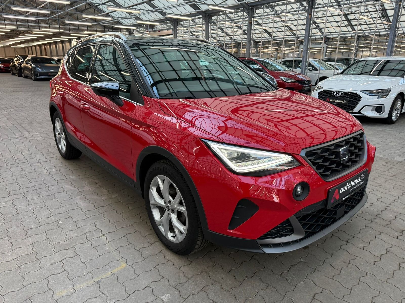 SEAT Arona SUV / Crossover / Geländewagen SEAT Arona 1.0 TSI 81kW FR BEATS Sports Utility Vehicle #1