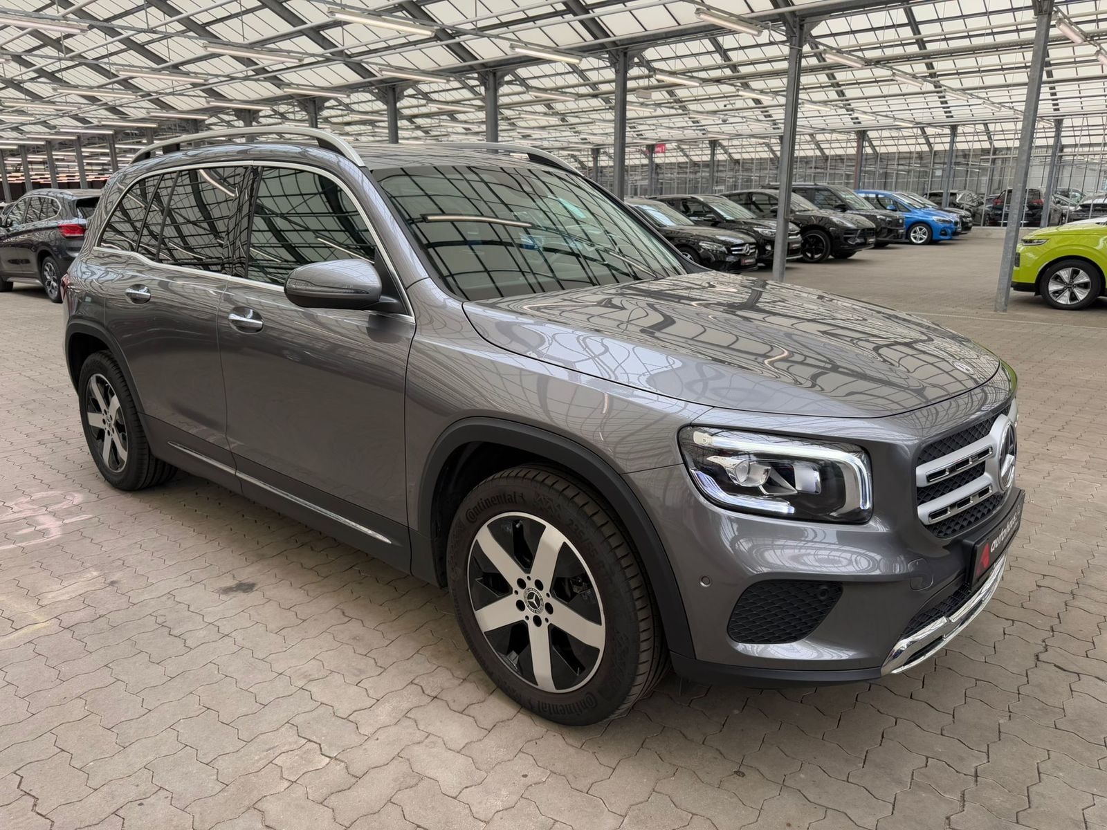 Mercedes-Benz GLB-Klasse SUV / Crossover / Geländewagen MERCEDES GLB GLB 200 d DCT Sports Utility Vehicle #1