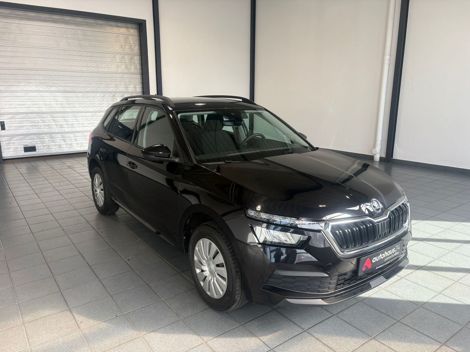 ŠKODA Kamiq SUV / Crossover / Geländewagen SKODA Kamiq 1.0 TSI DSG 81kW Active Sports Utility Vehicle #1