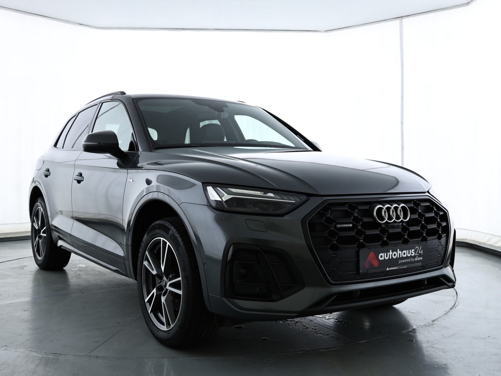 Audi Q5 SUV / Crossover / Geländewagen AUDI Q5 40 TDI S tronic quattro S line Sports Utility Vehicle #1