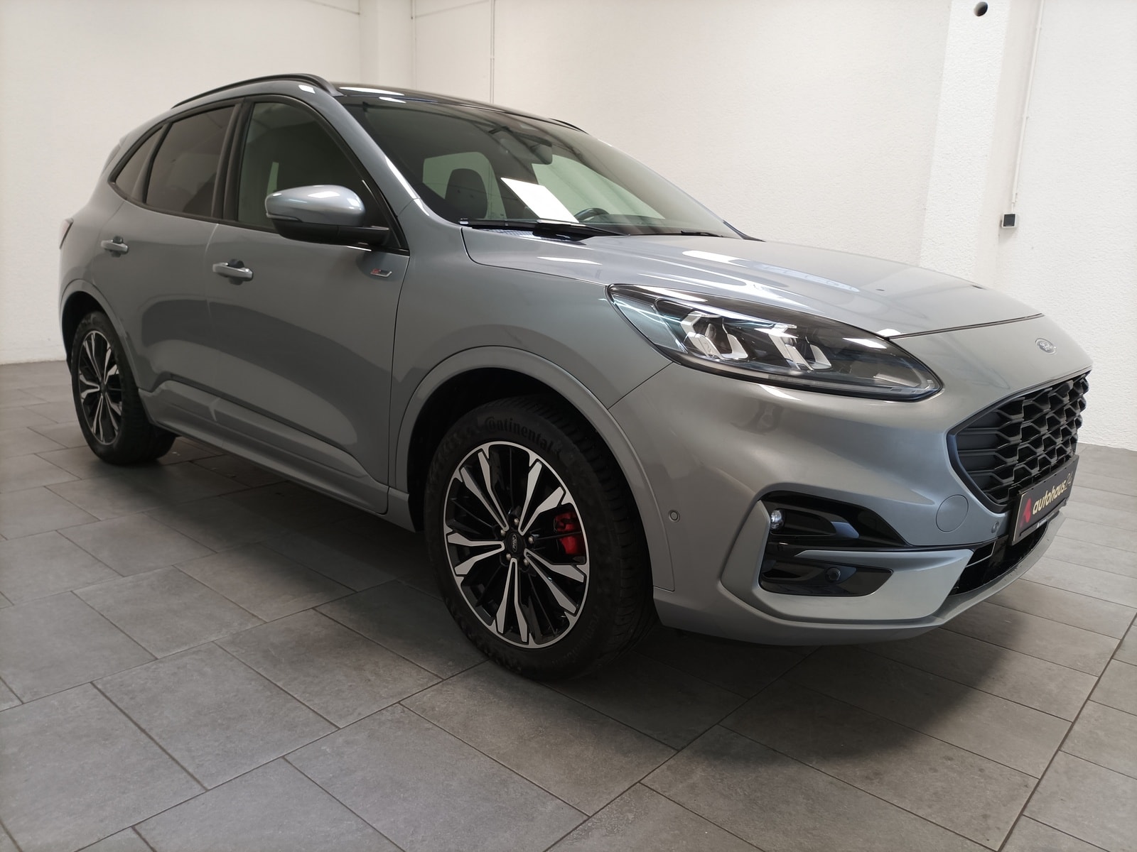 Ford Kuga SUV / Crossover / Geländewagen FORD Kuga 2.5 Duratec PHEV ST-Line X CVT Sports Utility Vehicle #1