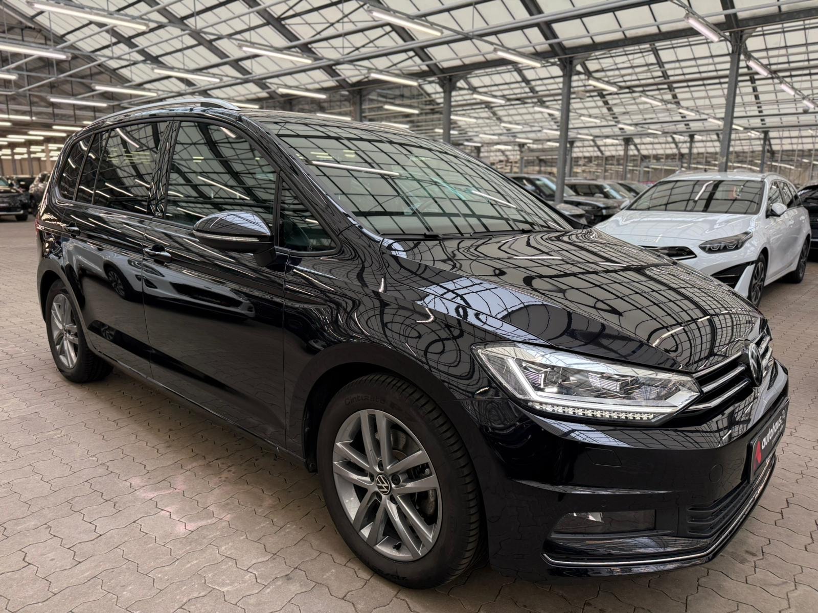 Volkswagen Touran Kleinbus / Van VOLKSWAGEN Touran 1.5 TSI OPF DSG ACTIVE Kompaktvan #1