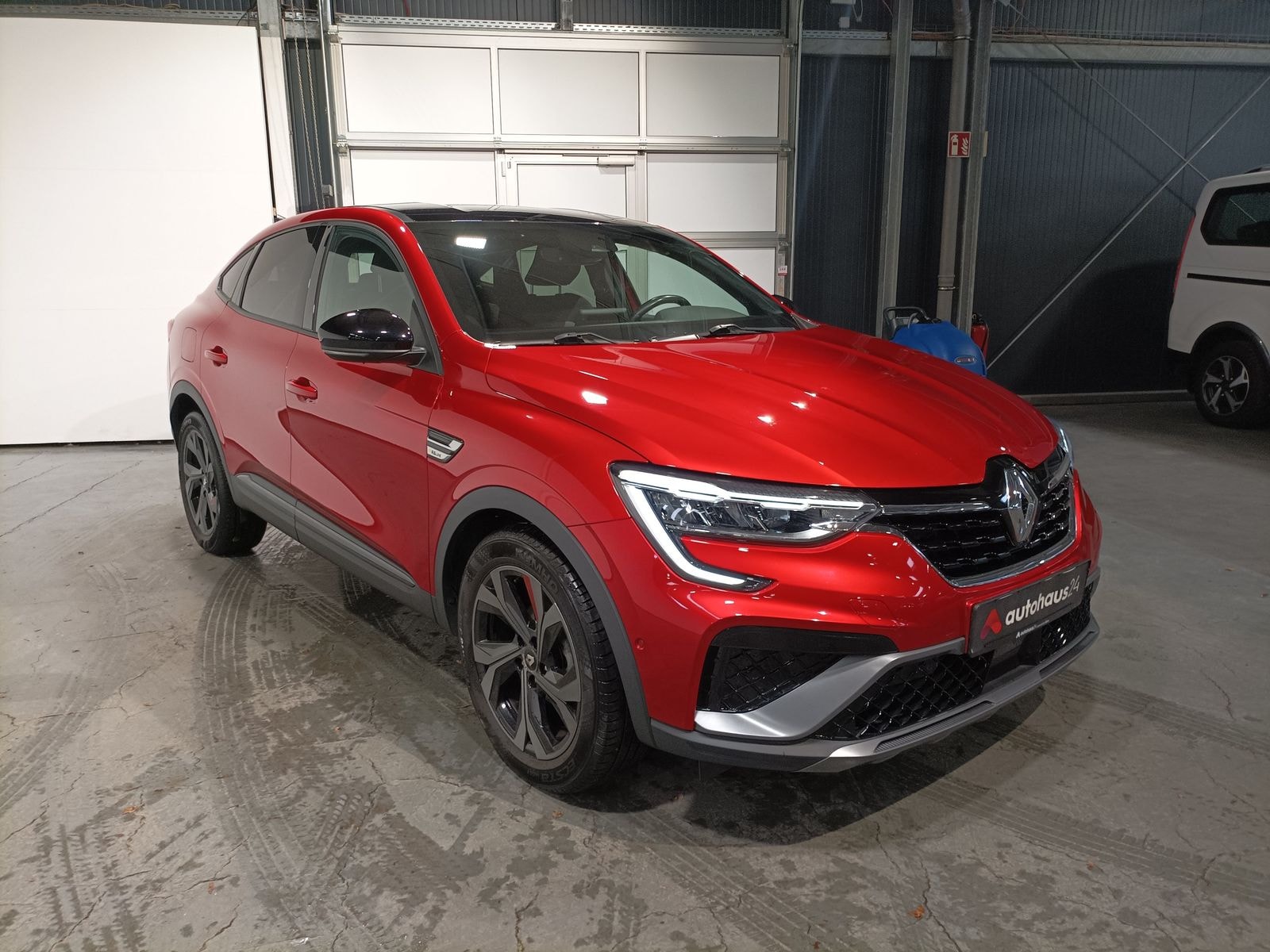 Renault Arkana SUV / Crossover / Geländewagen RENAULT Arkana TCe 140 EDC R.S. Line Sports Utility Vehicle #1