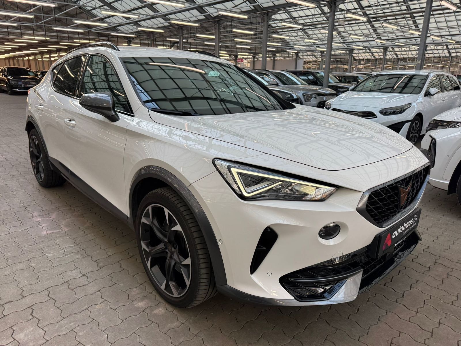 CUPRA Formentor SUV / Crossover / Geländewagen CUPRA Formentor 2.0 TSI 180kW VZ DSG Sports Utility Vehicle #1