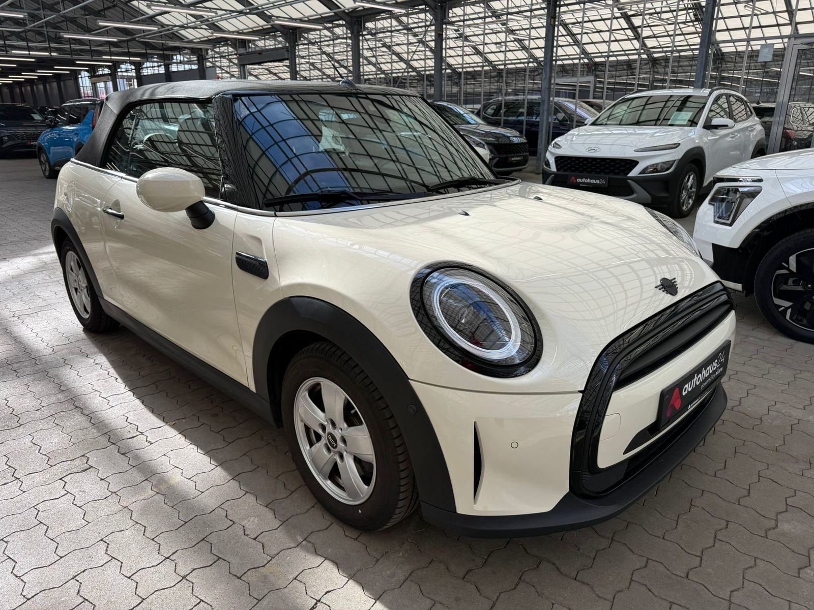 MINI Cabrio Cabrio / Roadster MINI MINI One Cabrio Classic Trim Cabriolet #1