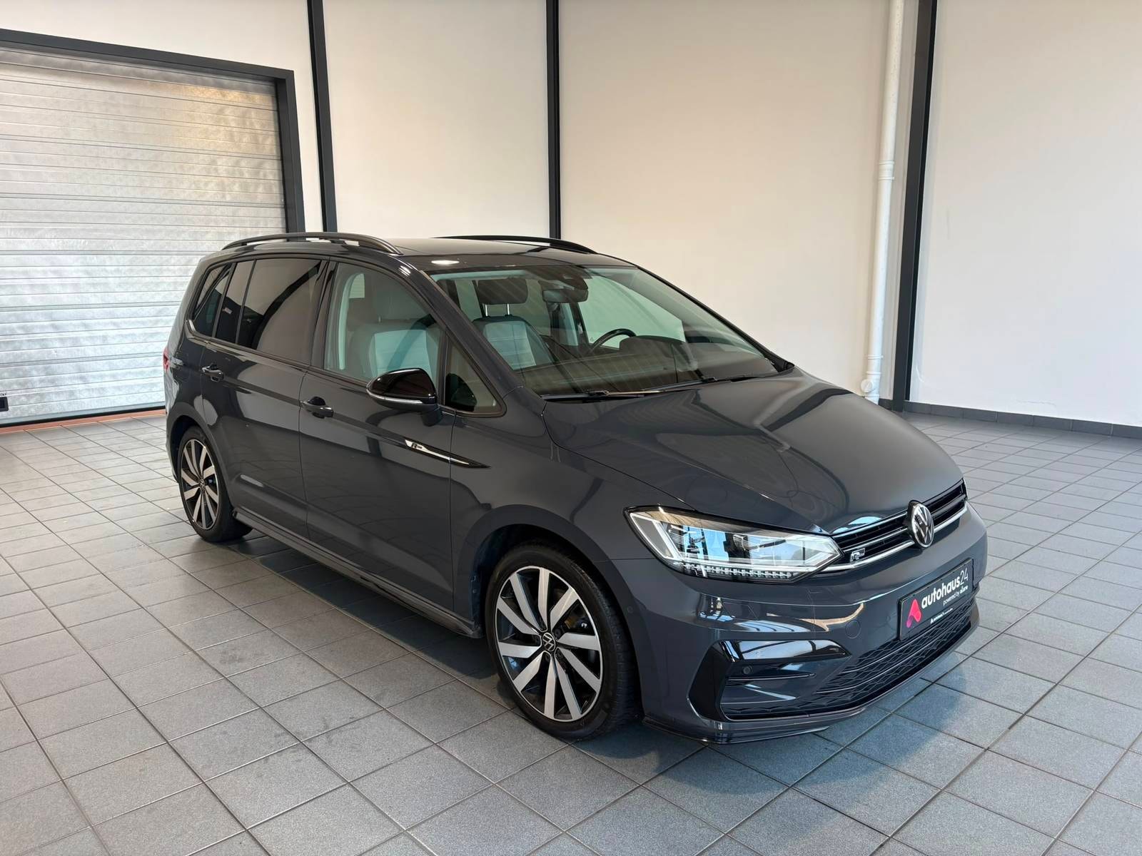 Volkswagen Touran Kleinbus / Van VOLKSWAGEN Touran 1.5 TSI OPF DSG Highline Kompaktvan #1