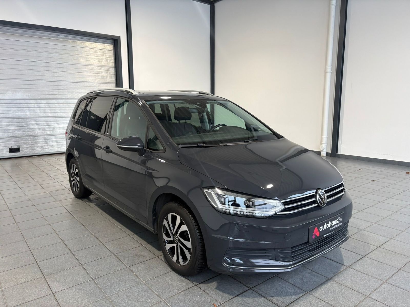 Volkswagen Touran Kleinbus / Van VOLKSWAGEN Touran 1.5 TSI OPF DSG ACTIVE Kompaktvan #1