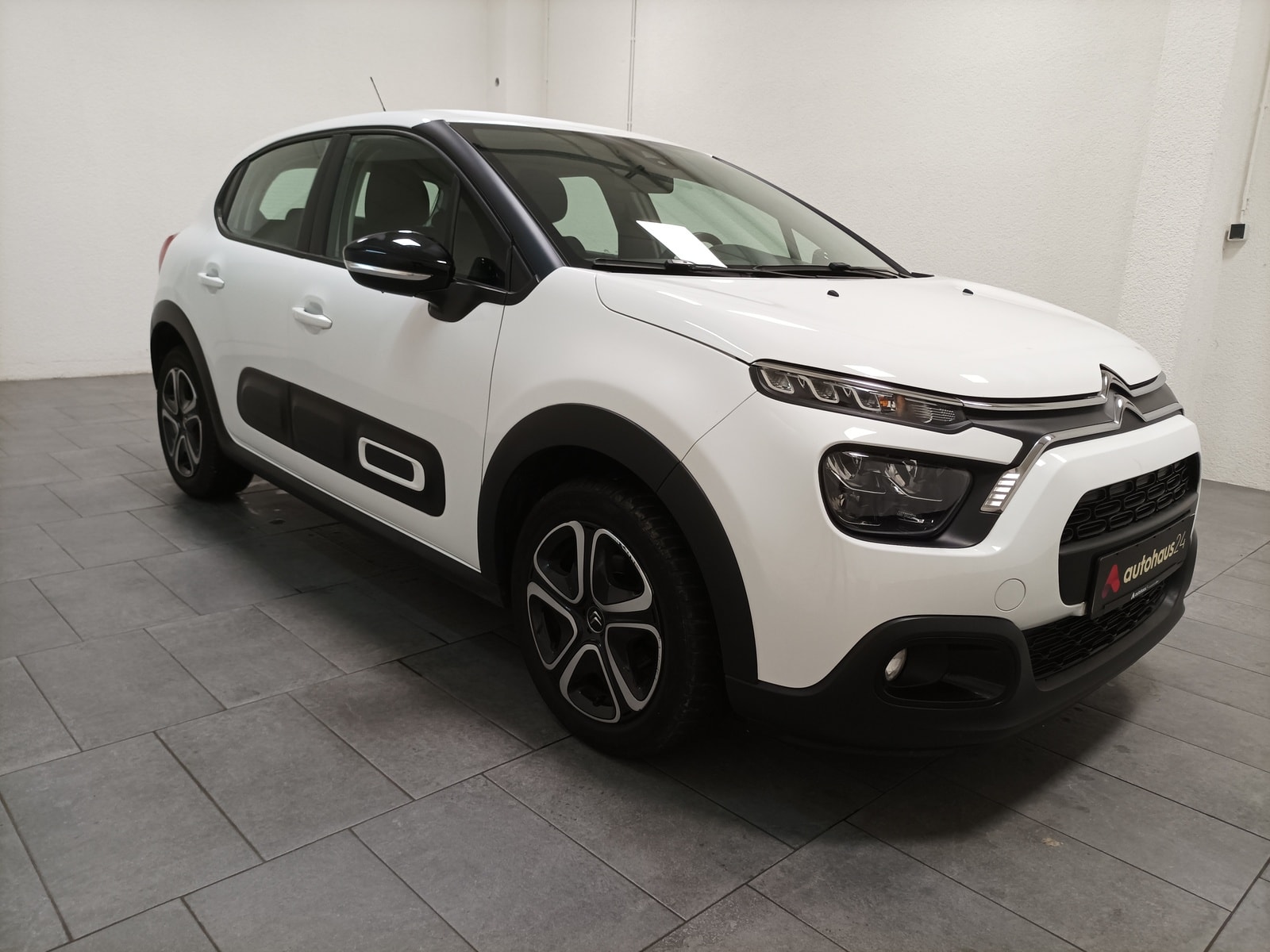 Citroën C3 Limousine CITROEN C3 PureTech 83 Stop&Start FEEL PACK Schräghecklimousine #1