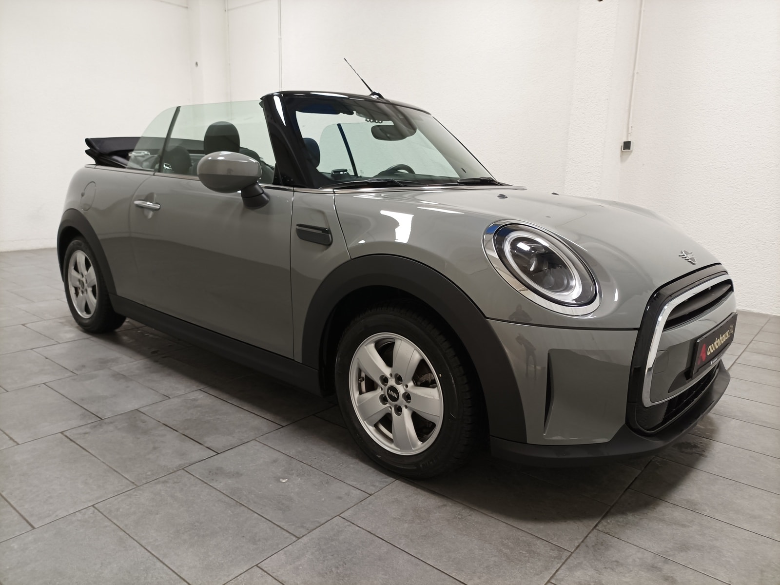 MINI Cabrio Cabrio / Roadster MINI MINI Cooper Cabrio Essential Trim Cabriolet #1