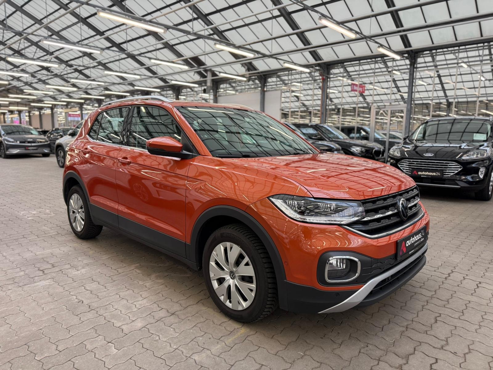 Volkswagen T-Cross SUV / Crossover / Geländewagen VOLKSWAGEN T-Cross 1.0 TSI OPF 81 kW Style Sports Utility Vehicle #1