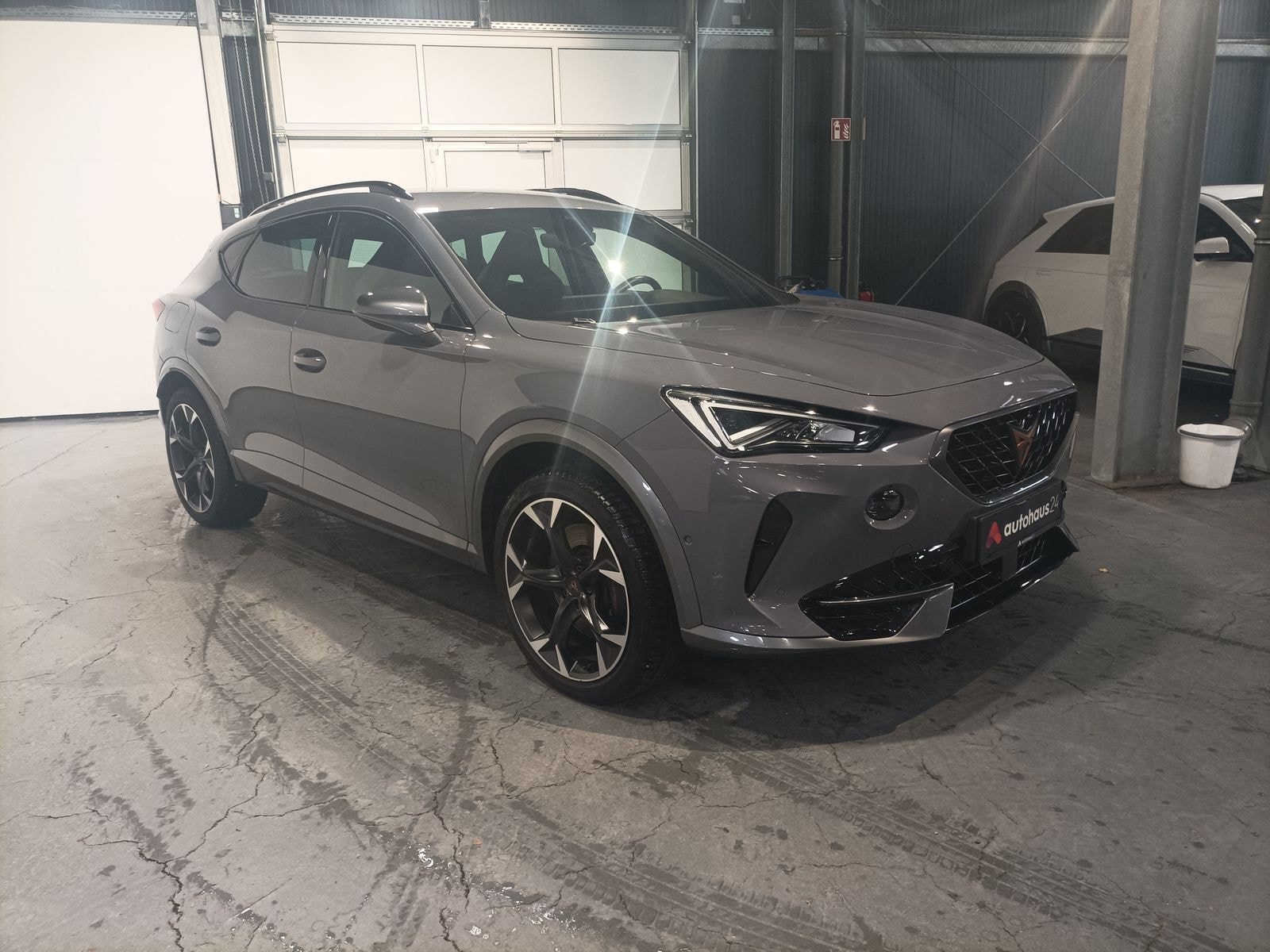 CUPRA Formentor SUV / Crossover / Geländewagen CUPRA Formentor 2.0 TSI 180kW VZ DSG Sports Utility Vehicle #1