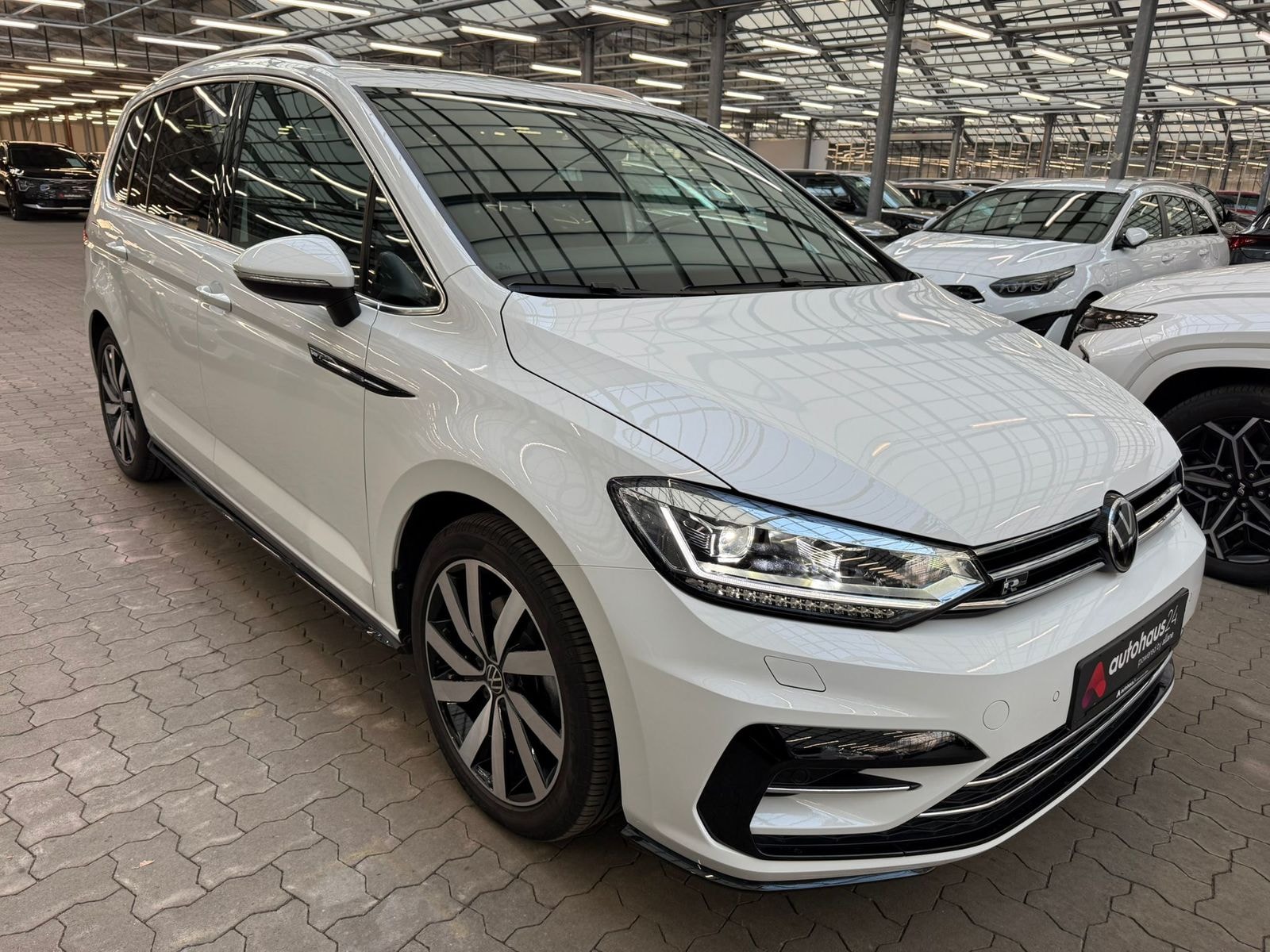 Volkswagen Touran Kleinbus / Van VOLKSWAGEN Touran 1.5 TSI OPF Highline Kompaktvan #1