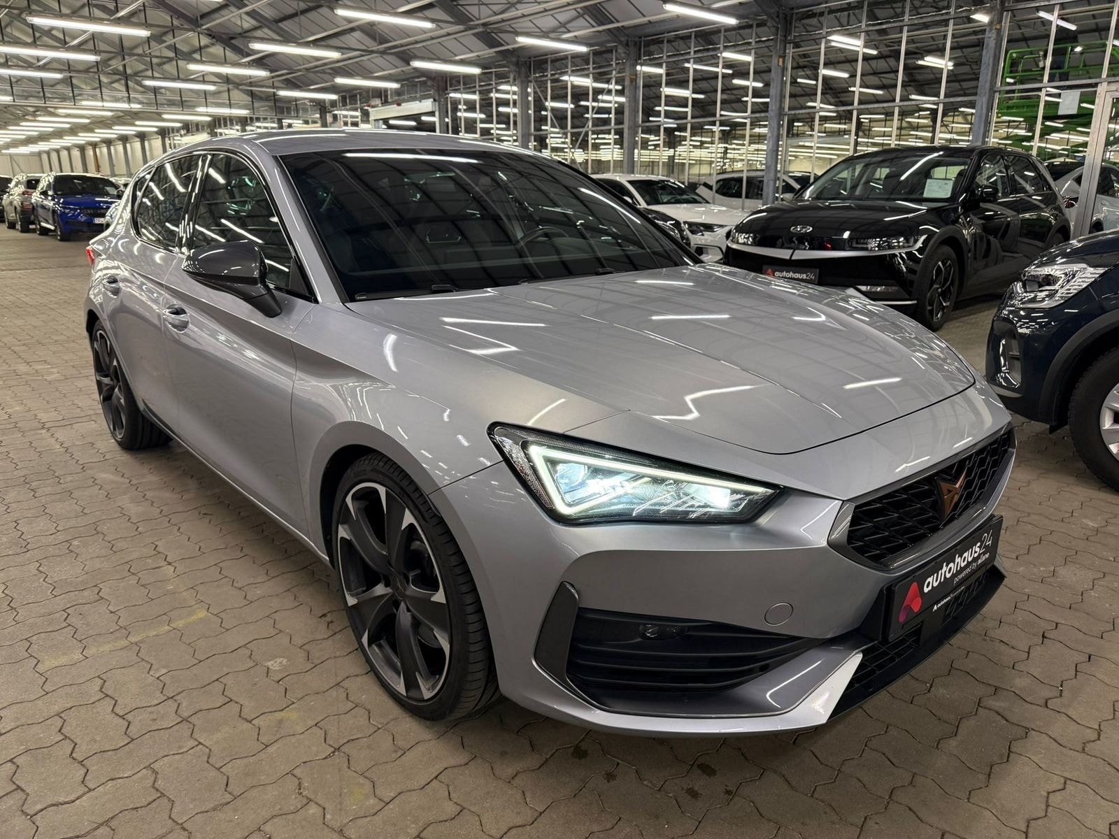CUPRA Leon Limousine CUPRA Leon 2.0 TSI 221kW DSG Schräghecklimousine #1