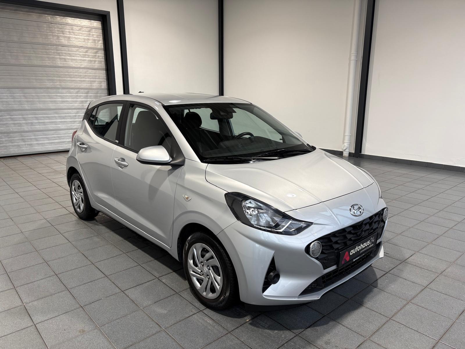 Hyundai i10 Schräghecklimousine HYUNDAI i10 1.0 Select Schräghecklimousine #1