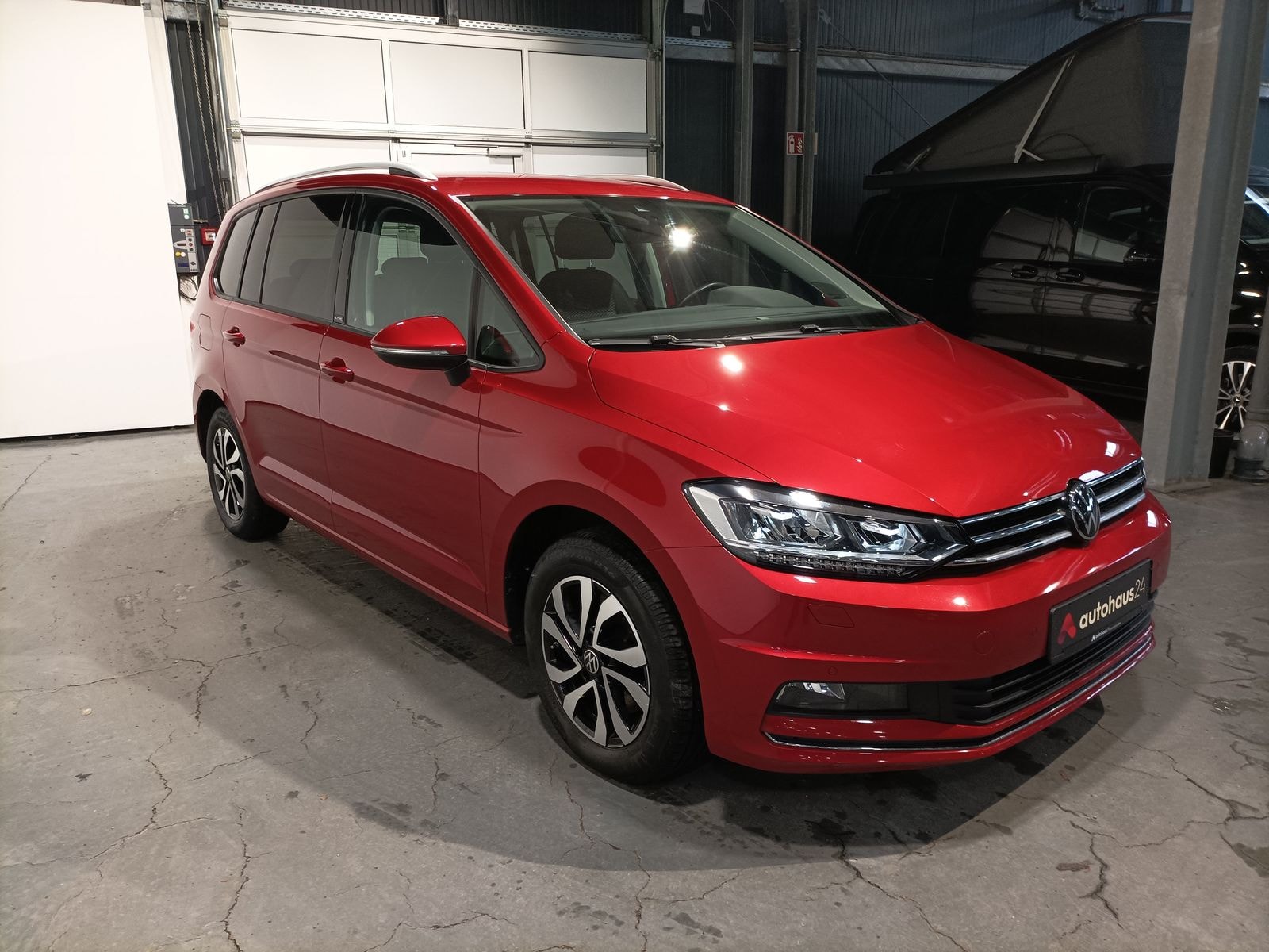 Volkswagen Touran Kleinbus / Van VOLKSWAGEN Touran 1.5 TSI OPF ACTIVE Kompaktvan #1